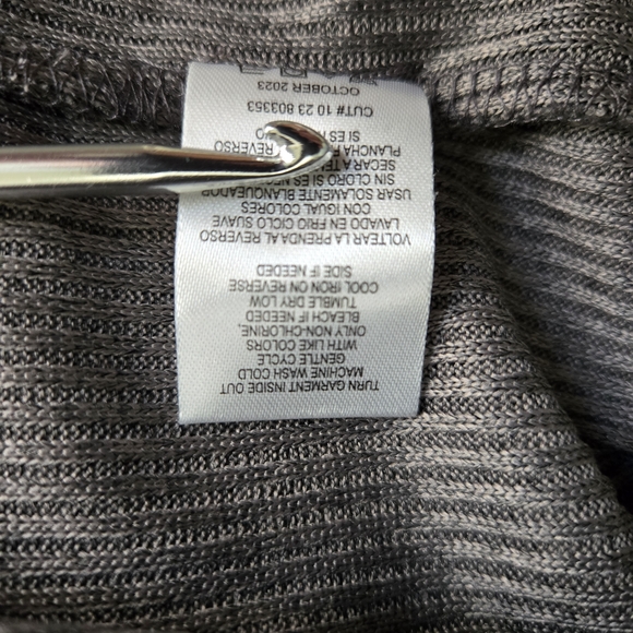 Mimi Chica Charcoal Ribbed Knit Top - Picture 4 of 10